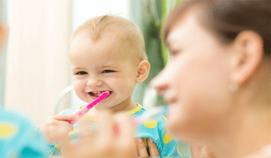 baby-mom-brushing-teeth-blog